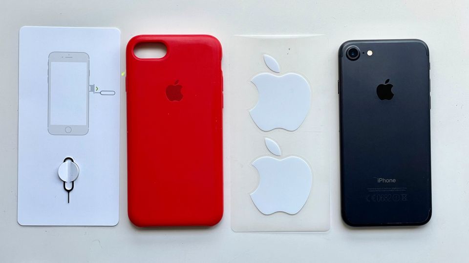 Apple iPhone 7 - 32 GB - iOS 15.8.2 - Farbe: schwarz, rotes Case in Bad Homburg