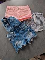 3 kurze Hosen, Latzjeans, Shorts, Größe 104 Brandenburg - Stahnsdorf Vorschau