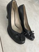 Clarks Pumps echtes Leder Pumps Schuhe Damen 40 Rockabilly Sachsen-Anhalt - Osterburg Vorschau
