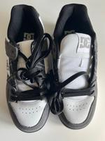 DC Sneaker low Mens pure XE, Größe 42,5 Neu und Ungetragen Baden-Württemberg - Steinheim an der Murr Vorschau