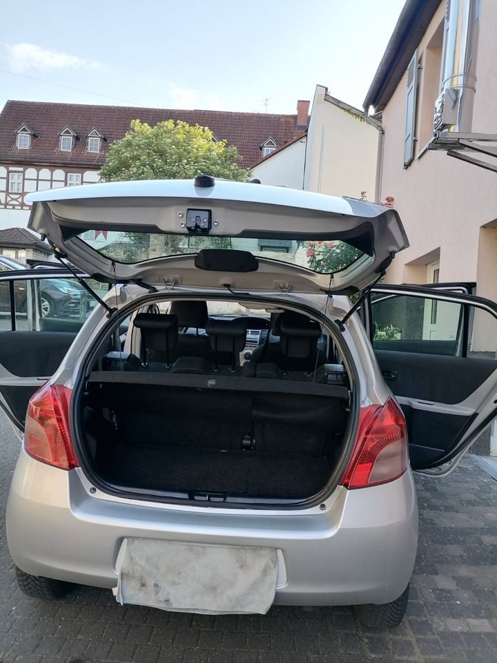 Toyota yaris 1.3 in Mainz