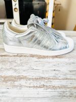 Adidas Superstar Fringe silber weiß Leder Sneaker 1/3 120€ wNEU Sachsen - Chemnitz Vorschau