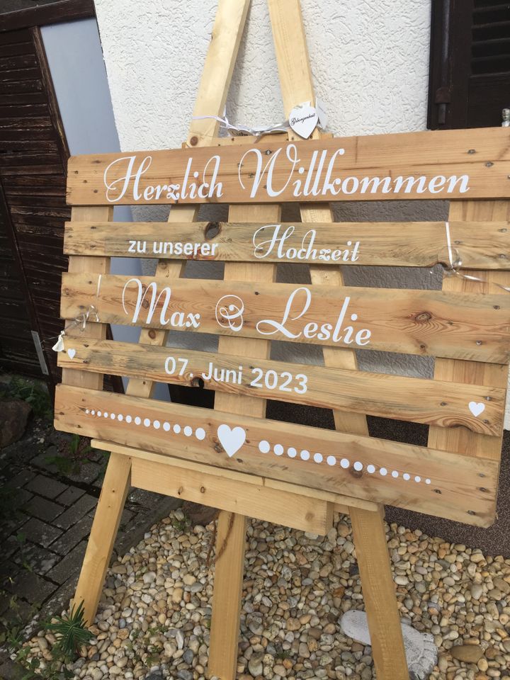 Hochzeit, Staffelei, Empfangstafel, Aufsteller mit Europalette in Wiesbaden