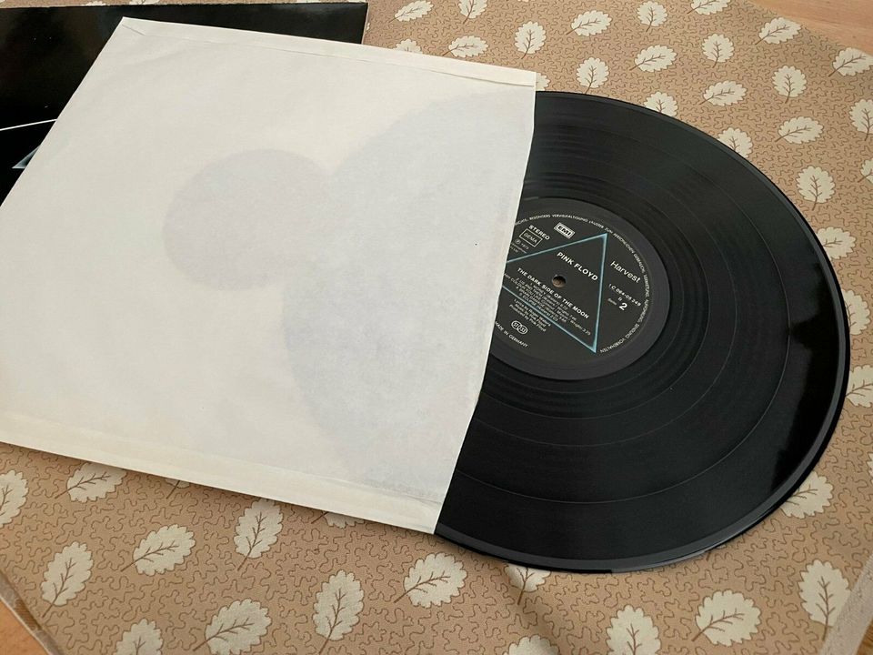 Vintage Vinyl Pink Floyd Dark Side of the moon incl. Poster& Card in Bad Homburg