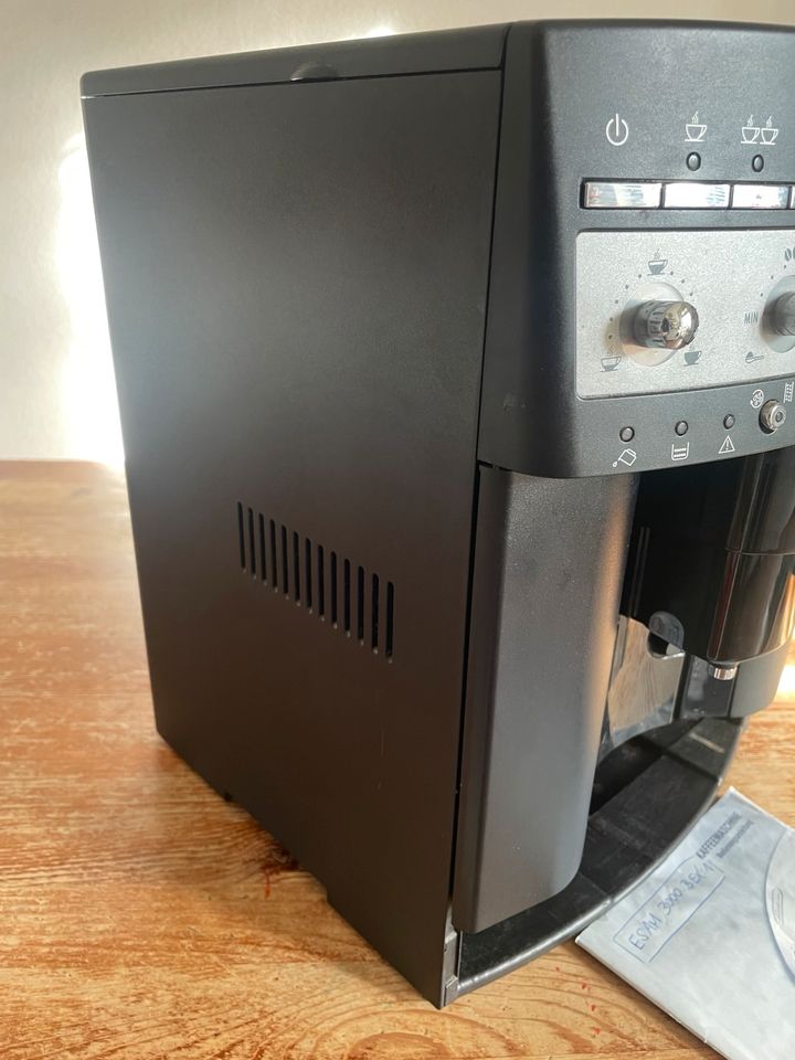 DeLonghi ESAM 3000 Magnifica Kaffeevollautomat in Köln