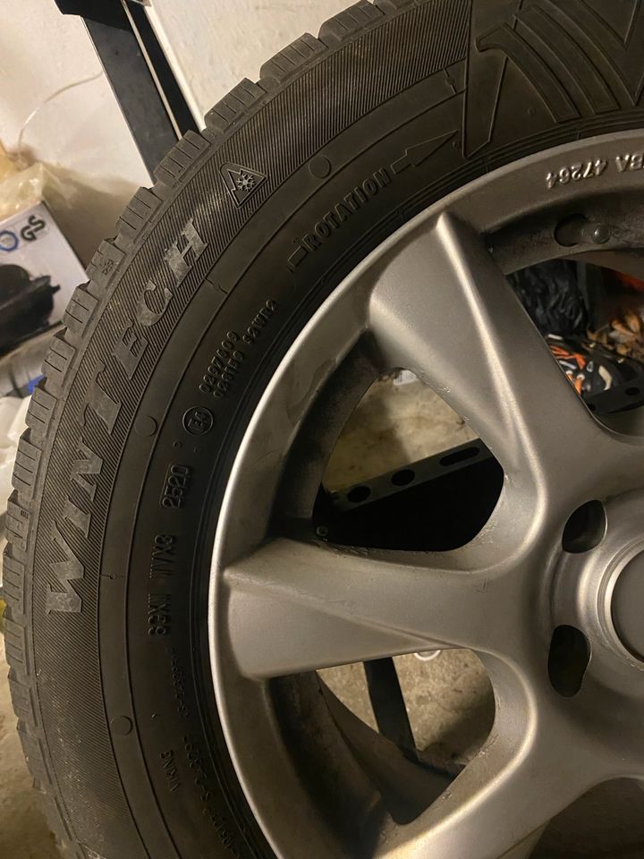 Winterreifen mit Alufelgen WinTech 205/60 R16 in Nürnberg (Mittelfr)