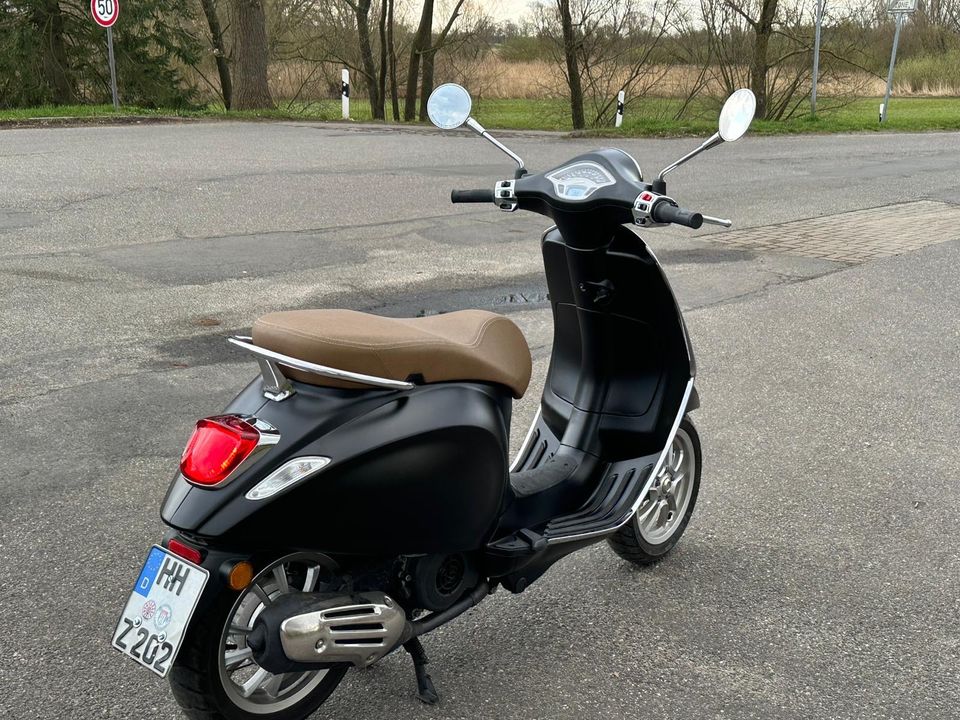 Vespa Primavera in Hamburg