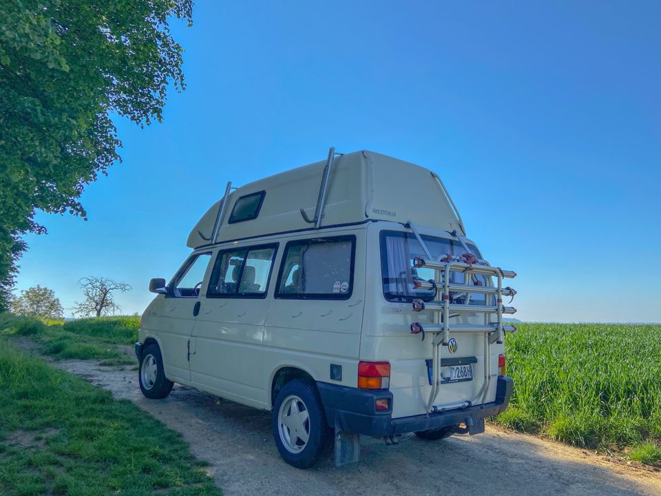 Volkswagen T4 California Hochdach 2,4L 5 Zyl. 77PS H-Kennzeichen in Bad Friedrichshall