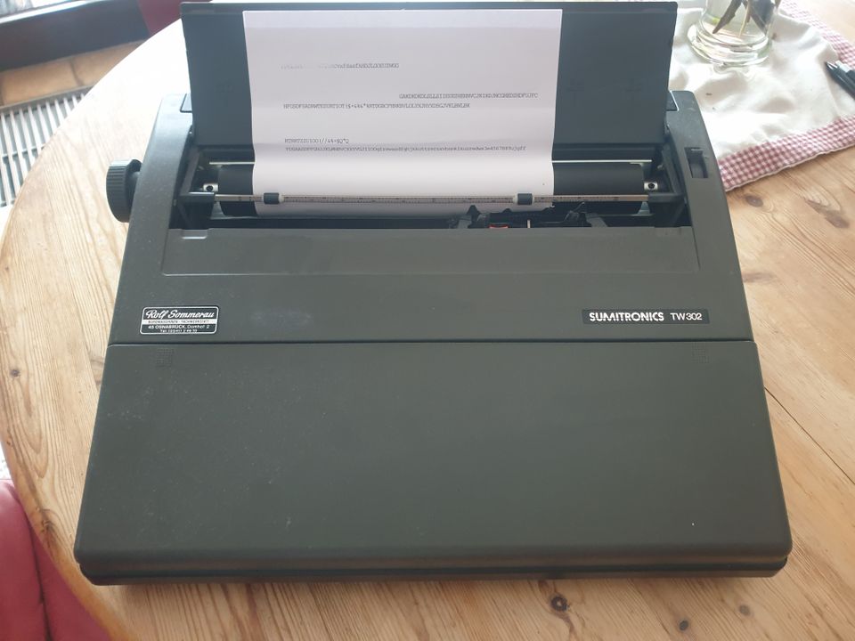 Elektronische Kompakt Schreibmaschine in Georgsmarienhütte