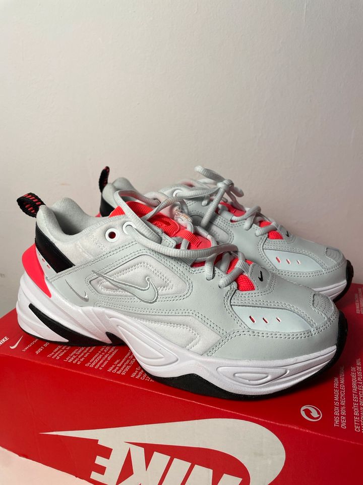 Nike M2K Tekno Sneaker Gr. 37,5 NEU weiß rot in Aachen