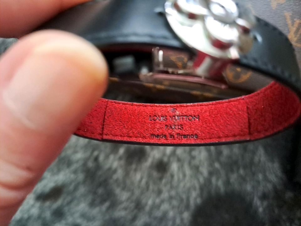 TOP schönes LOUIS VUITTON Armband Leder Schwarz, Silber Blume in Viersen