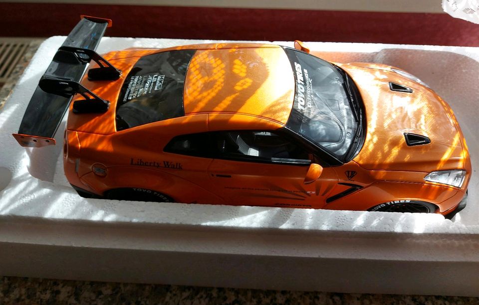 1:18 LB Nissan GTR R35 Orange Liberty Walk in Berlin