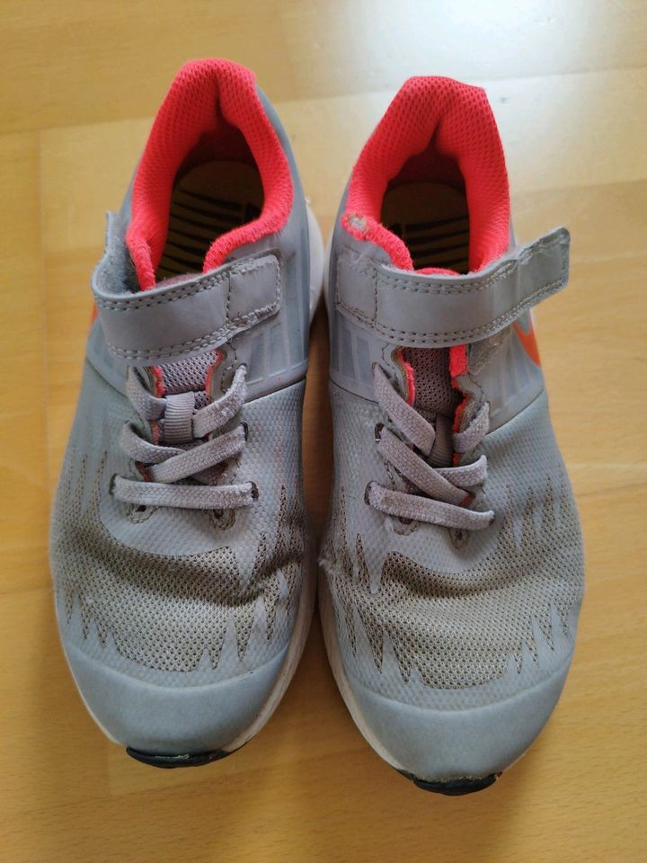 Nike Sneaker, Größe 30, grau, Preis 1,50 Euro in Nordrhein-Westfalen -  Lohmar | Gebrauchte Kinderschuhe Größe 30 kaufen | eBay Kleinanzeigen ist  jetzt Kleinanzeigen