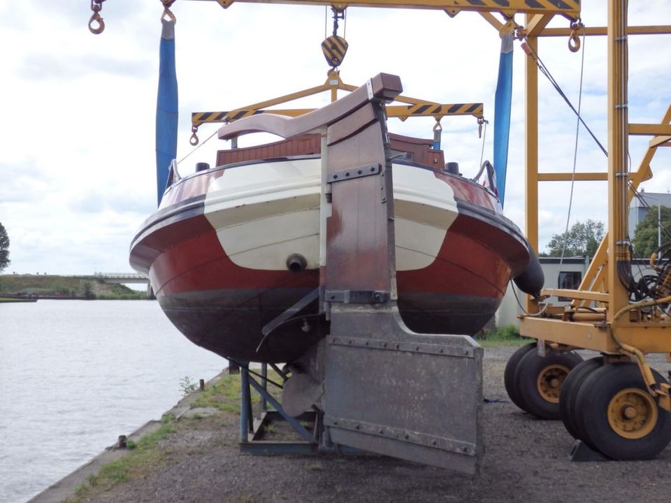 Plattbodenschiff, Kajütboot, Motorboot in Hamburg