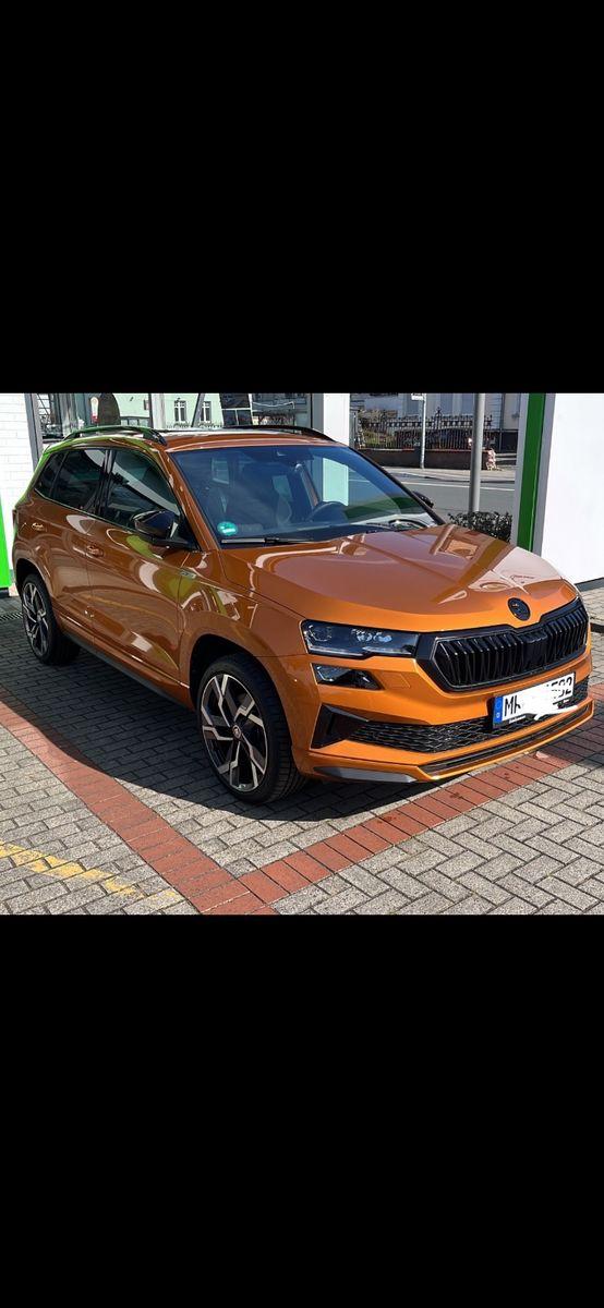 Abbildung des Autos Skoda Karoq 1.5l TSI ACT…