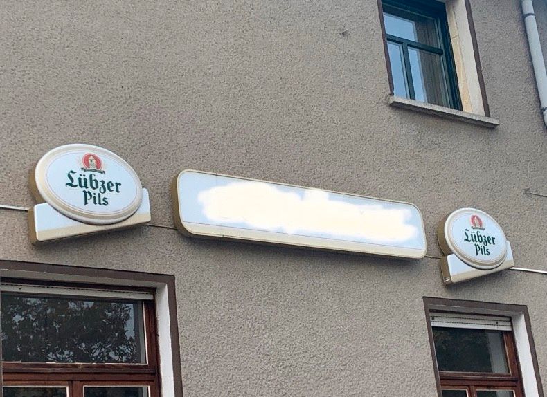 Gaststätten Werbung Reklame Leuchtwerbung Menükasten Lubzer Lampe in Schönebeck (Elbe)