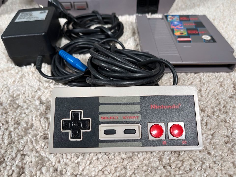 Nintendo NES Bundle mit Controller und Tetris in Altenholz