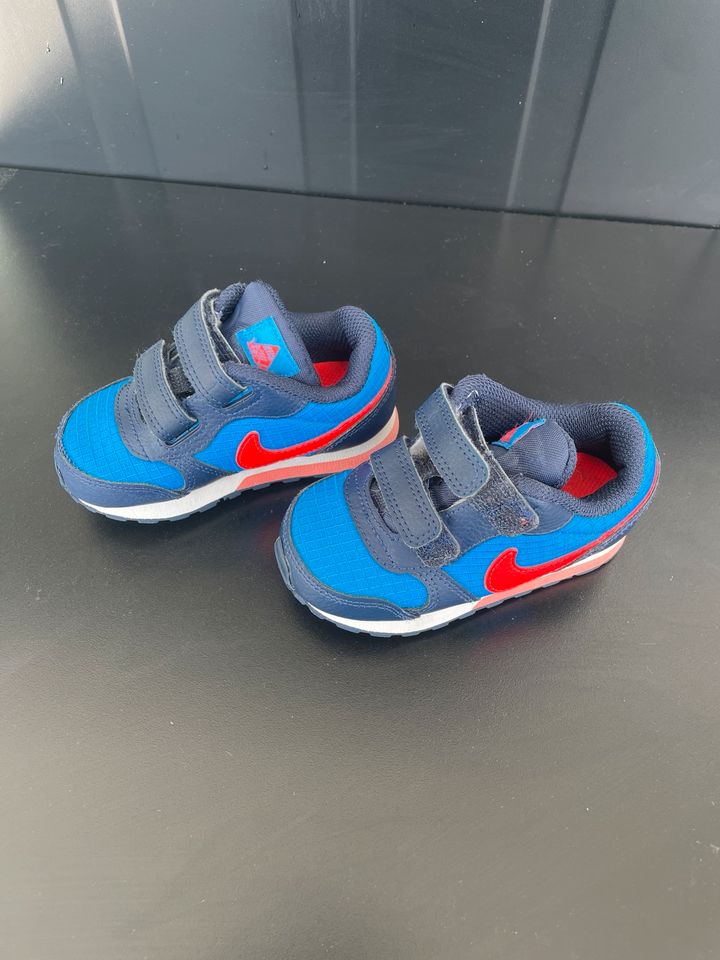 Nike Kindersneaker blau/rot in Blindheim