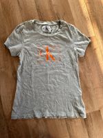 Damen Calvin Klein T-Shirt Größe S Berlin - Treptow Vorschau
