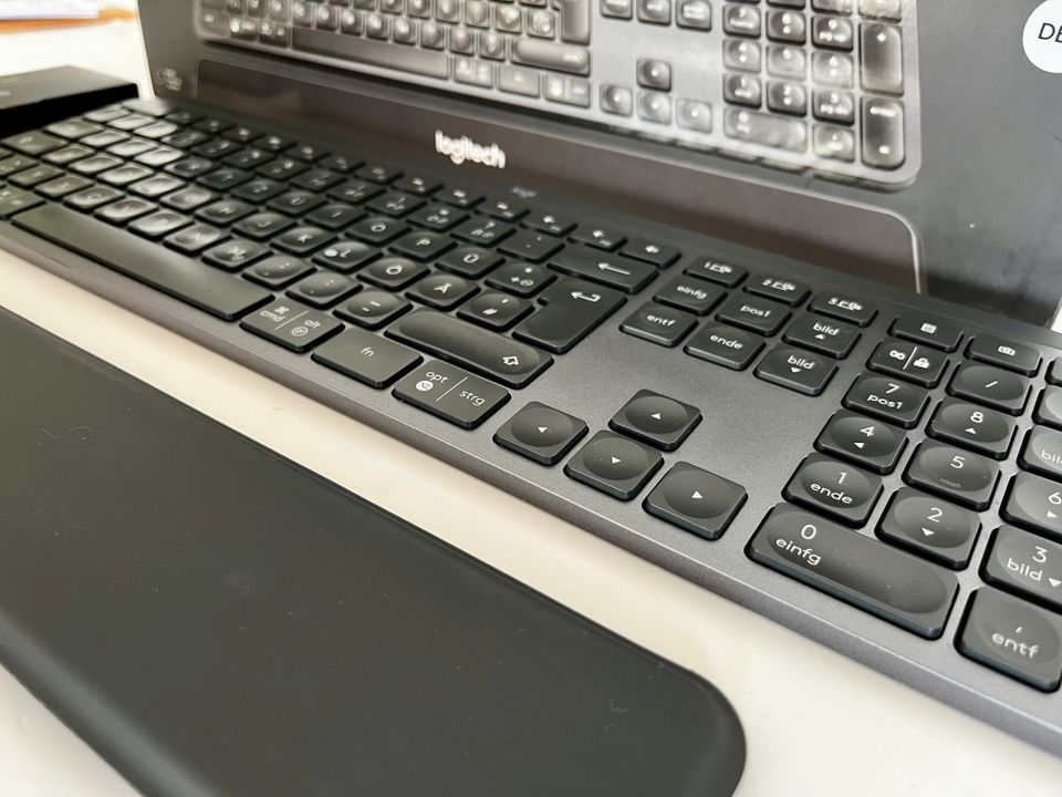 Logitech MX Keys Plus Tastatur OVP in Griesheim