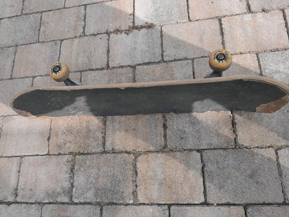 Skateboard mit gebrachtspuren in Pöttmes