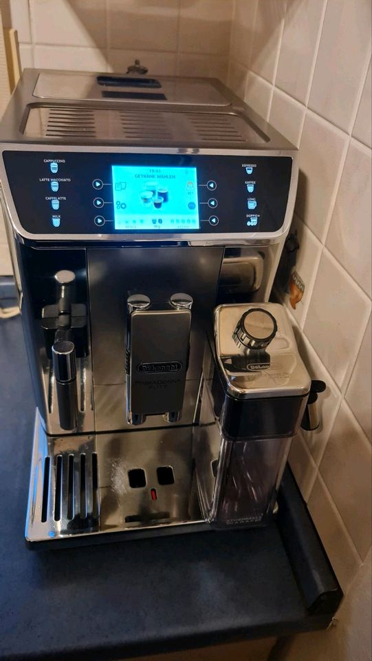 Kaffeevollautomat Delonghi PrimaDonna Elite in Menden