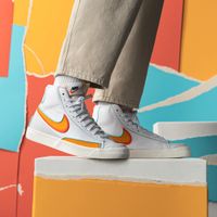 Nike Blazer 77 infinite 49.5 weiß kumquat DA7233 100 Sneaker US15 Nordrhein-Westfalen - Mönchengladbach Vorschau