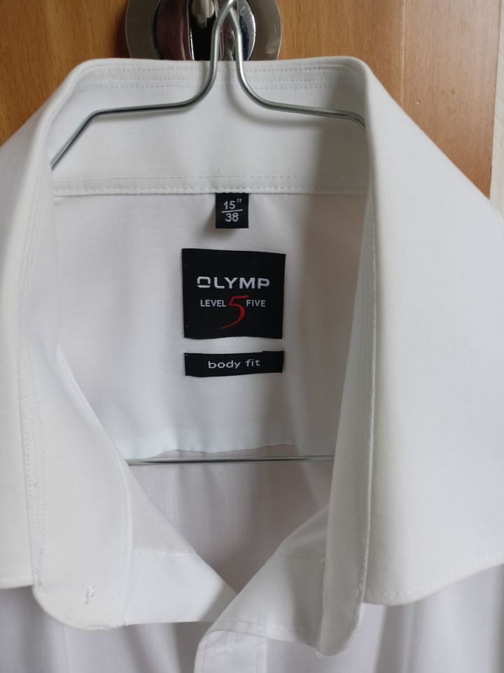 Businesshemd in Weiß von Olymp Bodyfit Größe 38 in Rietberg