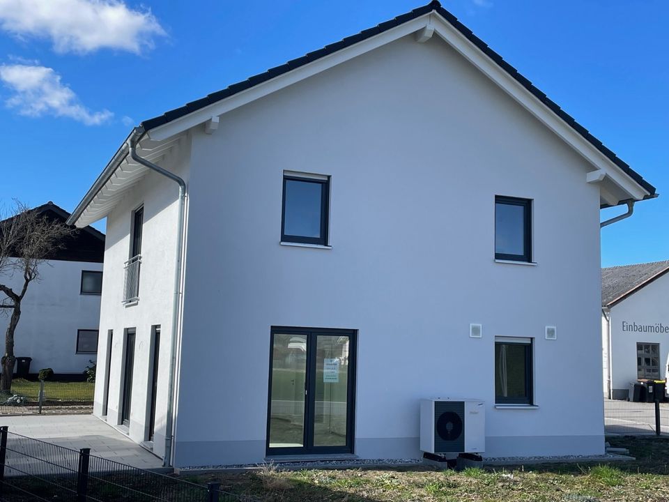 NEUBAU Erstbezug 6 Zimmer + 2 Bäder + Küche: SCHNELL einziehen und sich wohlfühlen - ohne Baustress!! in Fuchstal