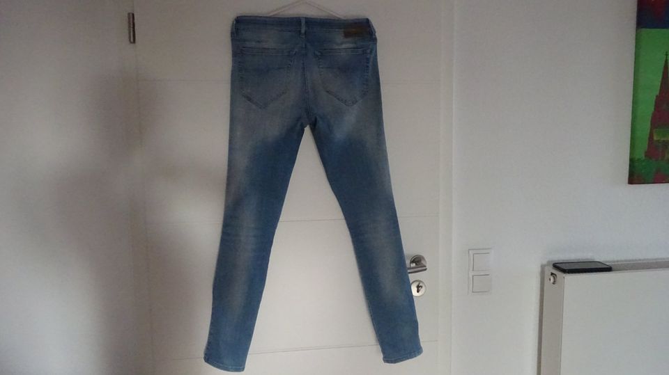 Diesel Jeans Damen Weite 29 / Länge 30 in Köln Vogelsang