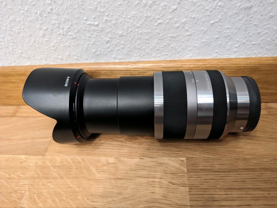 Sony E 18-200mm F/3.5-6.3 Oss SEL18200 guter Zustand in Weissach