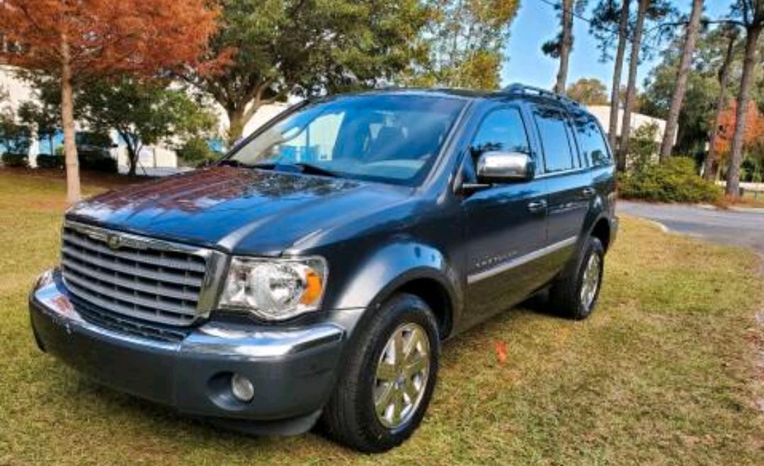 Abbildung des Autos SUCHE Chrysler Aspen 5,7