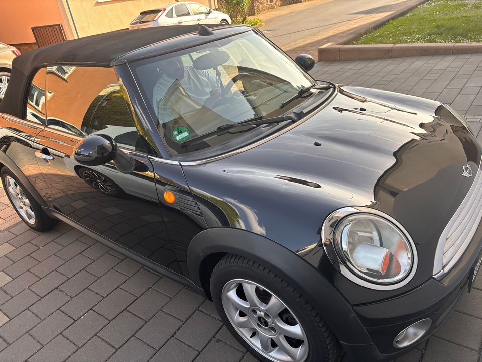 MINI COOPER CABRIO-Spaß und Freiheit in einem kompakten Paket! in Heuchelheim