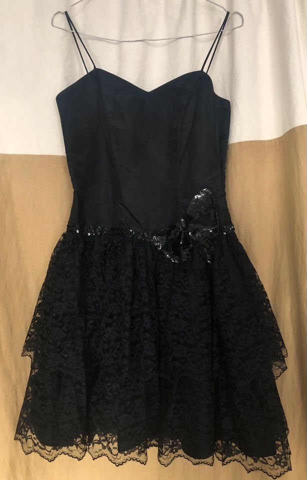 Festliche Kleid für Mädchen Gr. 158-164, S in Berlin