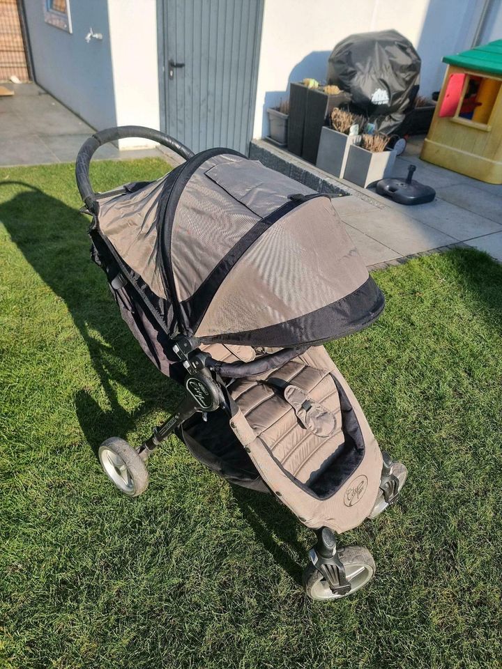 Baby Jogger City Mini Dunkelbraun & Schwarz Kinderwagen Buggy in Schifferstadt