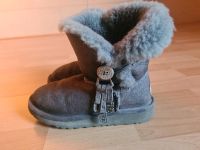 UGG Winterschuhe Schuhe Stiefel Gr.31 Nordrhein-Westfalen - Paderborn Vorschau