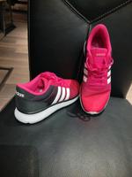 Adidas Turnschuhe Gr. 38, WIE NEU, Damen, Sportschuh Nordrhein-Westfalen - Isselburg Vorschau