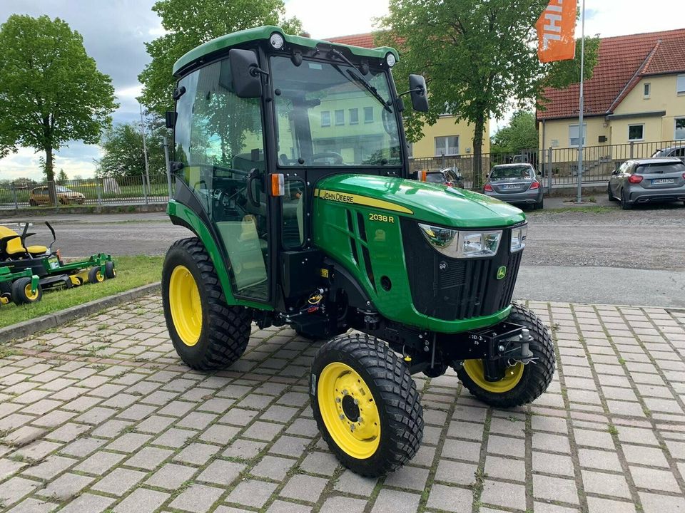 John Deere 2038R Kommunaltraktor, Kompakttraktor in Barsinghausen