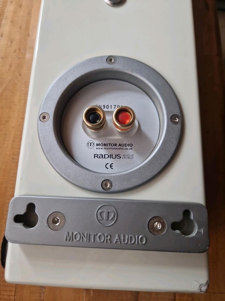 Monitor Audio Radius 225 Lautsprecher in Binnen