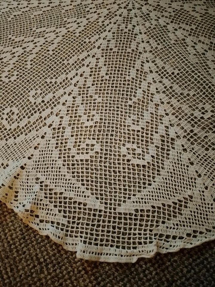 ✋️ Vintage Tischdecke Häkeldecke rund 128cm Handarbeit gehäkelt in Berlin