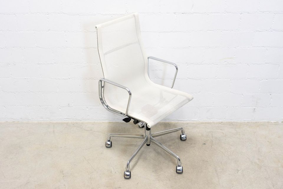 Vitra Eames Aluminium Chair EA 119 Netz weiss in Gottmadingen