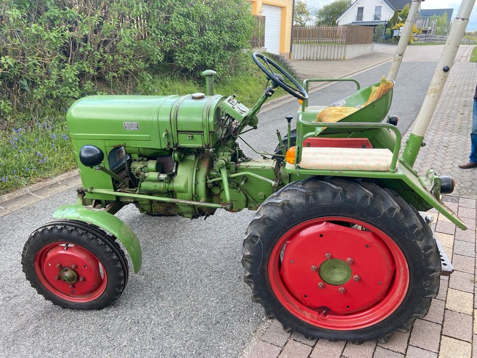 Fahr D90 Dieselschlepper in Petersaurach