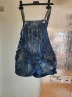 Latzshort Jeans Damen in M Fishbone Nordrhein-Westfalen - Vettweiß Vorschau