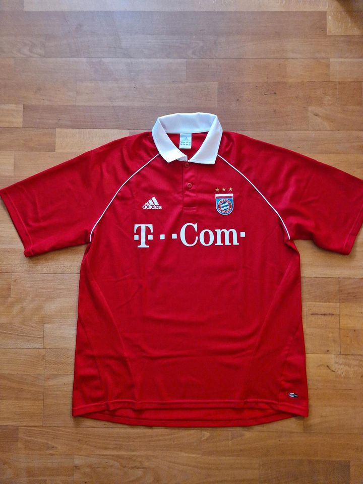 FC Bayern München Trikot Santa Cruz Gr. XL in Frankfurt am Main