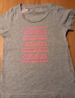 Adidas T-Shirt Größe XS = 104 Nordrhein-Westfalen - Gladbeck Vorschau