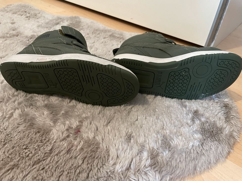 Puma schuhe  Größe 33 in Schorndorf