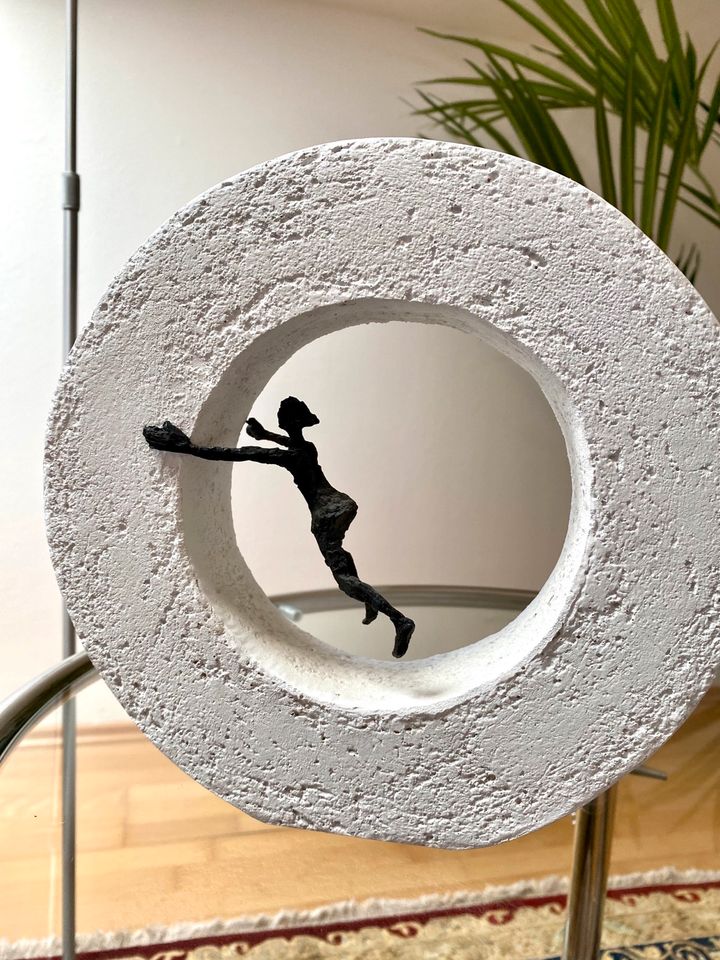 Skulptur Luise KöttGärtner, Die Dinge von Innen bewegen in Bayern