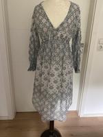 Dünnes gefüttertes Kleidchen, Gr. 38 Sachsen - Plauen Vorschau
