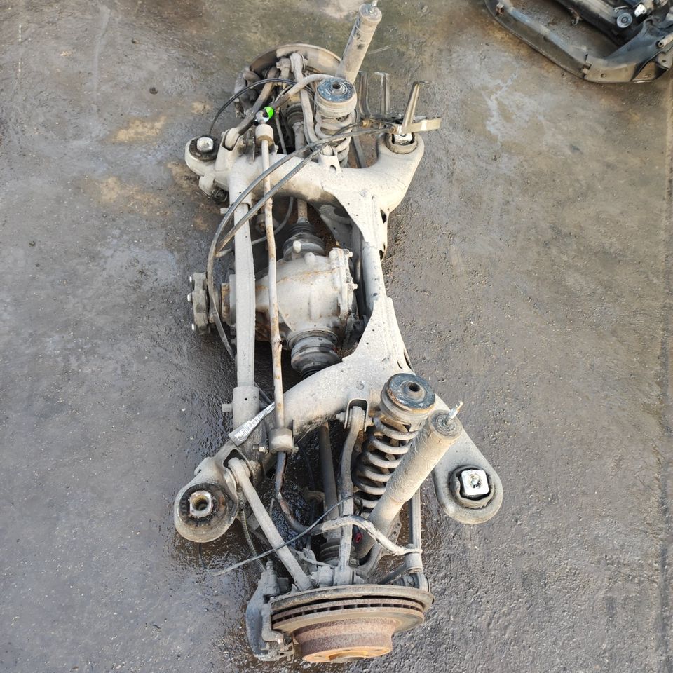 Hinterachse Mercedes CLS W219 inkl. Differential in Duisburg