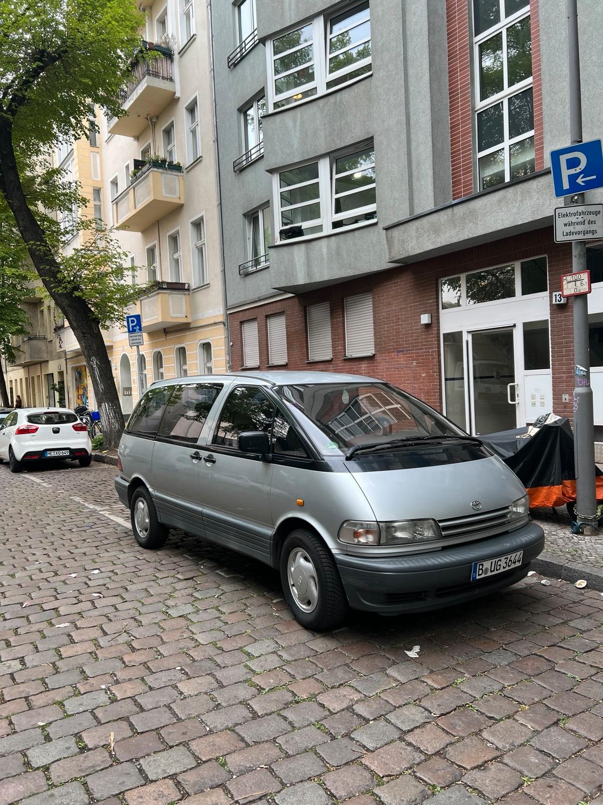 Abbildung des Autos Toyota Previa TÜV NEU!